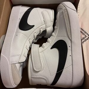Boys Nike Sneakers
